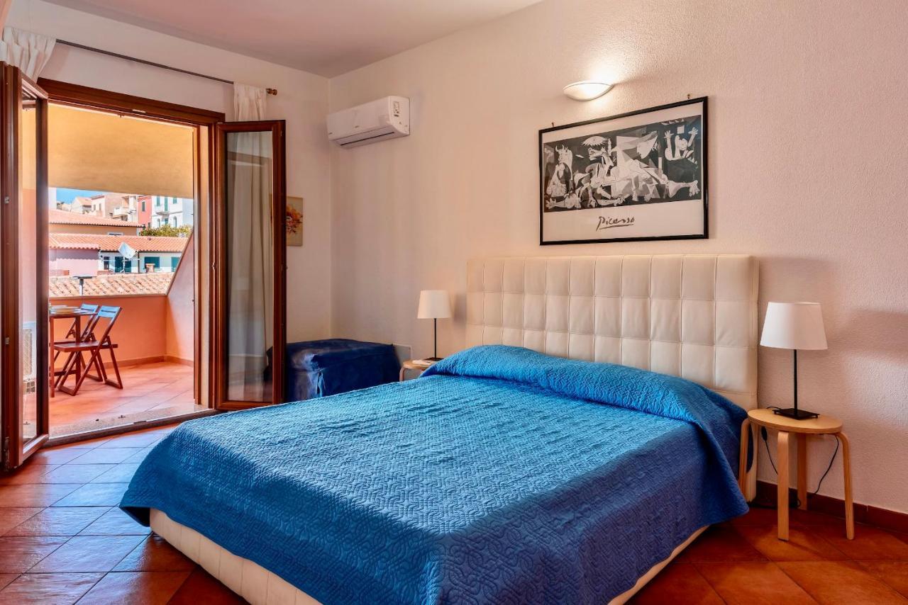 Apartments With Swimming Pool In Santa Teresa Di Gallura Exterior foto