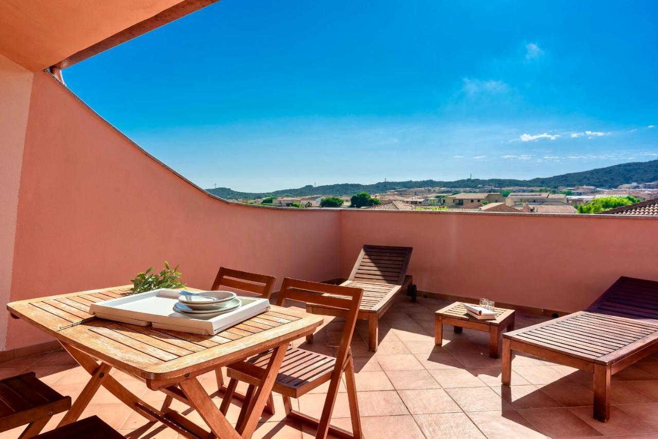 Apartments With Swimming Pool In Santa Teresa Di Gallura Exterior foto