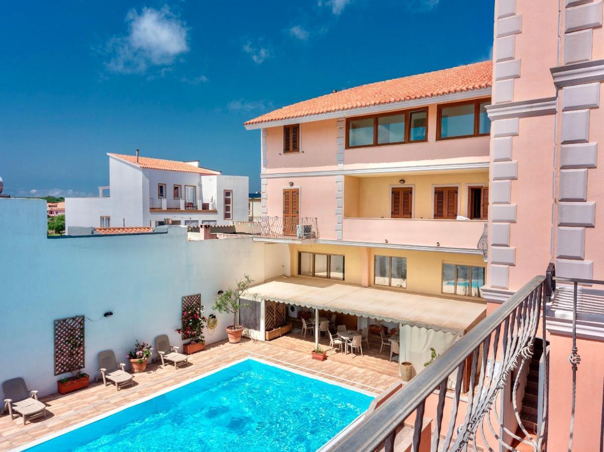 Apartments With Swimming Pool In Santa Teresa Di Gallura Exterior foto