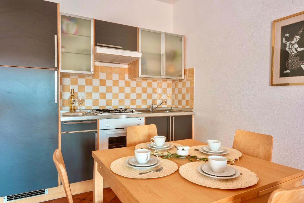 Apartments With Swimming Pool In Santa Teresa Di Gallura Exterior foto