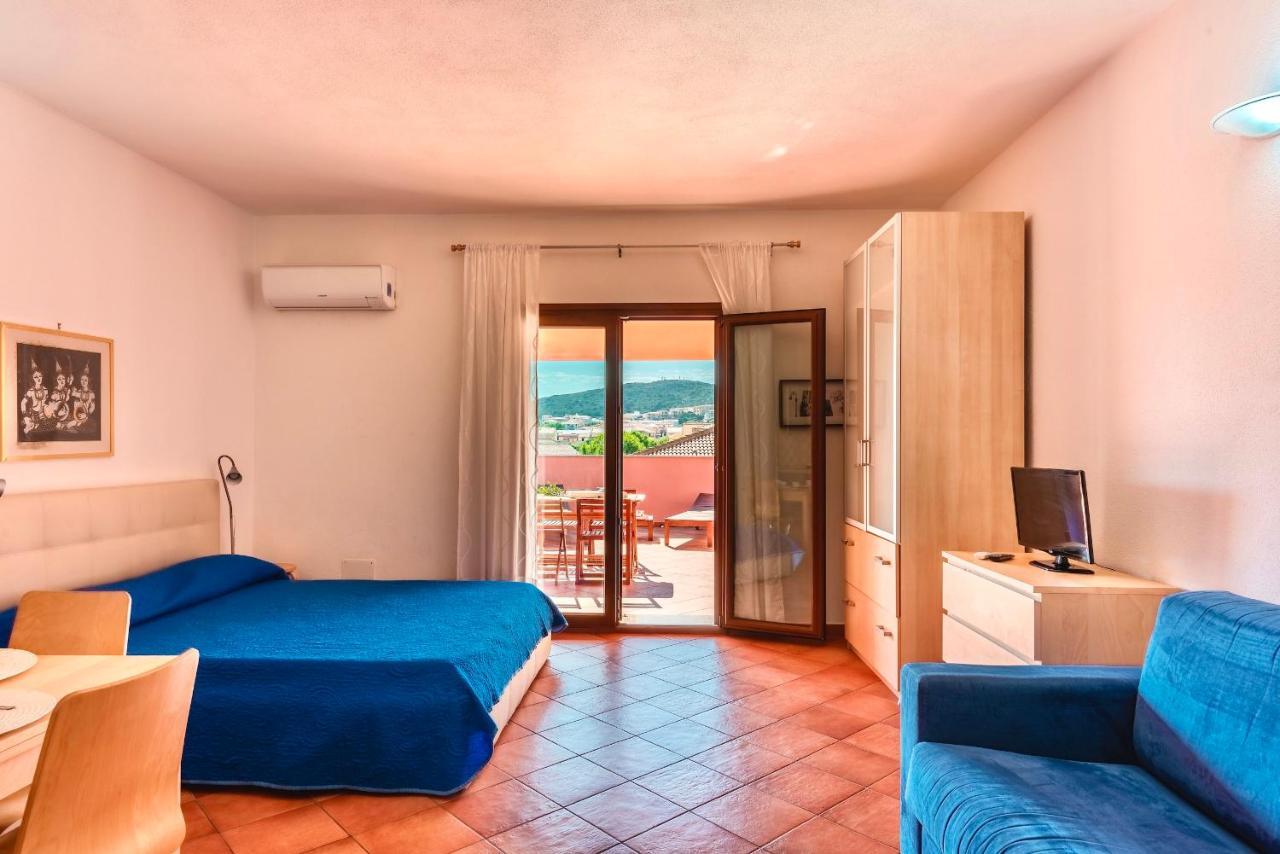 Apartments With Swimming Pool In Santa Teresa Di Gallura Exterior foto