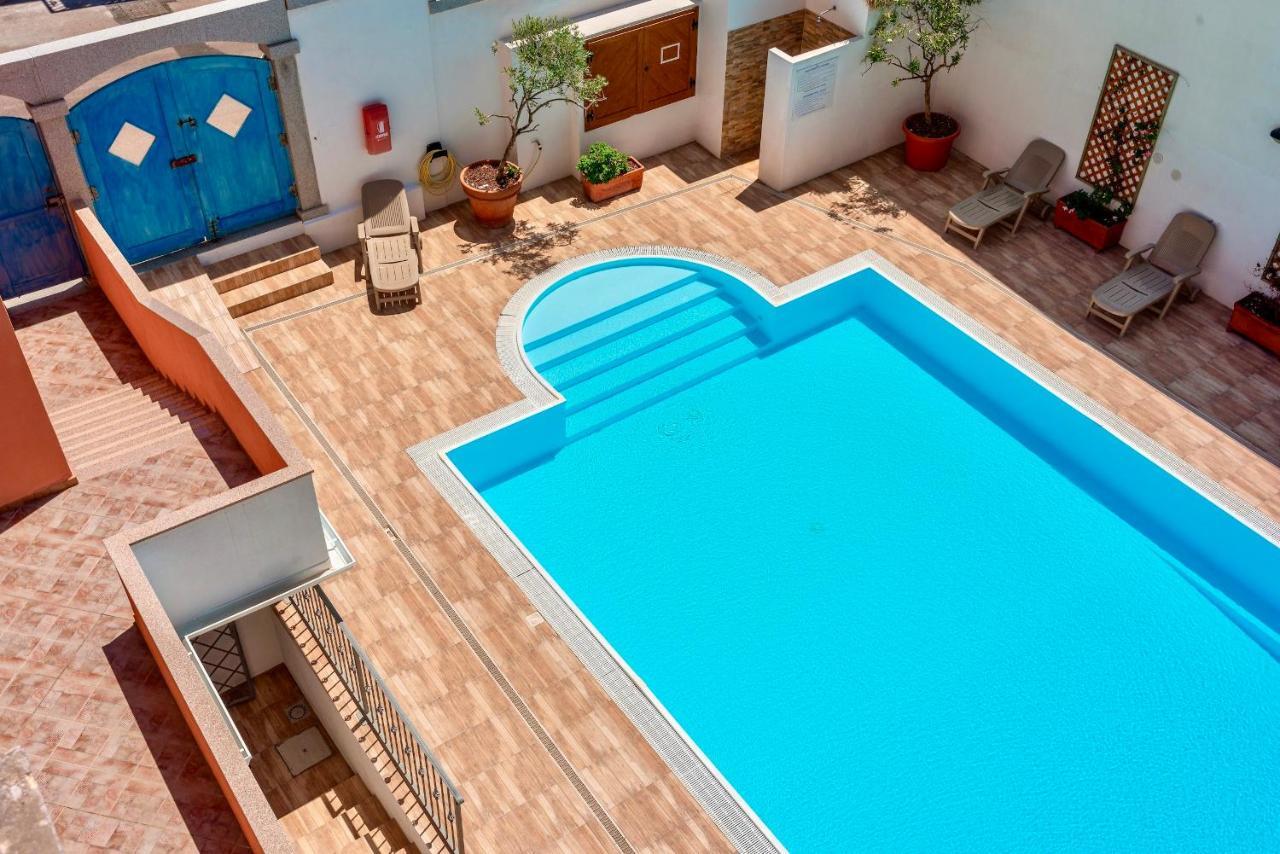 Apartments With Swimming Pool In Santa Teresa Di Gallura Exterior foto