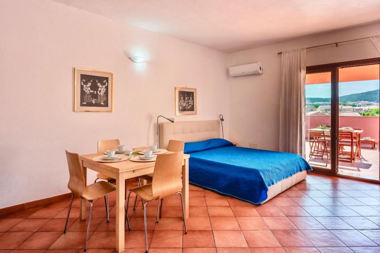 Apartments With Swimming Pool In Santa Teresa Di Gallura Exterior foto